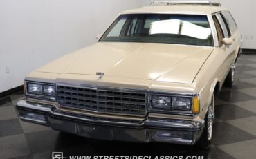 Chevrolet-Caprice-1981-Beige-Camel-38