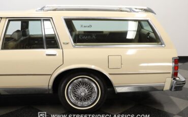 Chevrolet-Caprice-1981-Beige-Camel-41