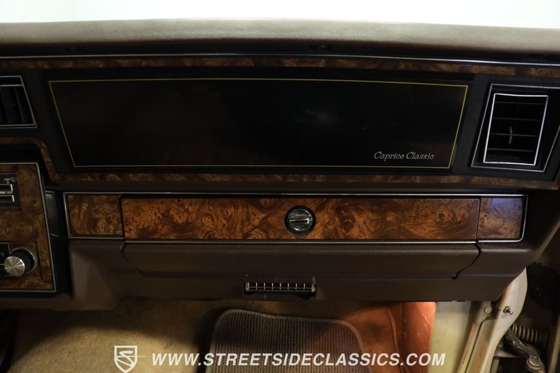 Chevrolet-Caprice-1981-Beige-Camel-48