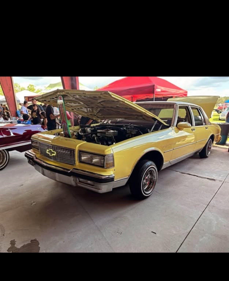 Chevrolet-Caprice-1987-Sedan-1