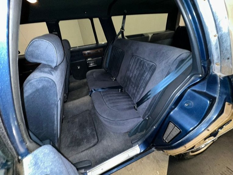 Chevrolet-Caprice-1989-Blue-Woodgrain-Blue-1