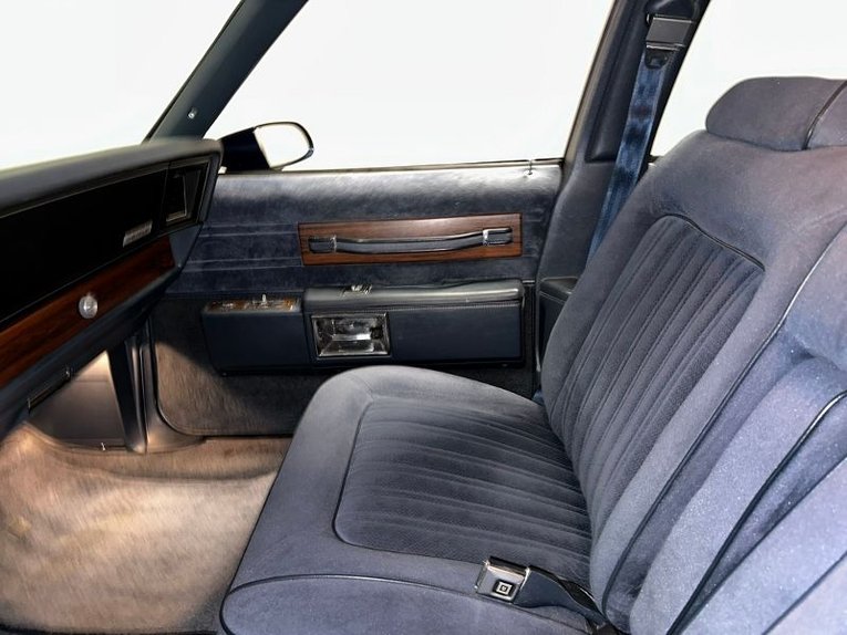 Chevrolet-Caprice-1989-Blue-Woodgrain-Blue-21