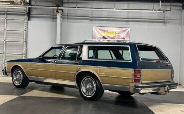 Chevrolet-Caprice-1989-Blue-Woodgrain-Blue