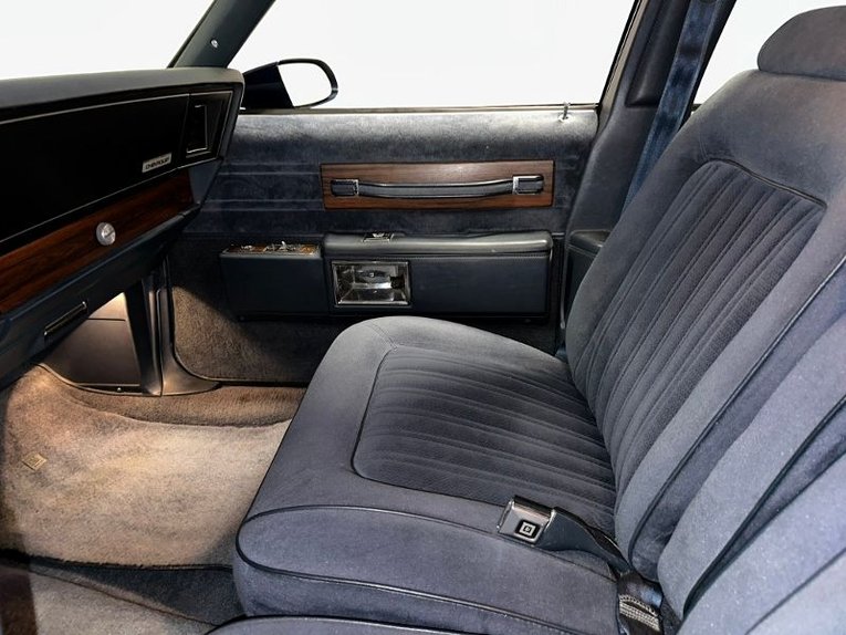 Chevrolet-Caprice-1989-Blue-Woodgrain-Blue-8