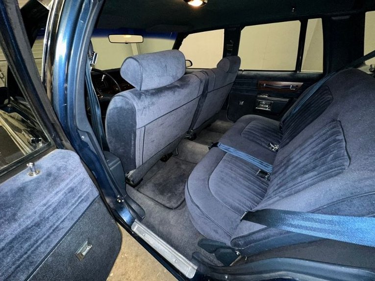 Chevrolet-Caprice-1989-Blue-Woodgrain-Blue-9