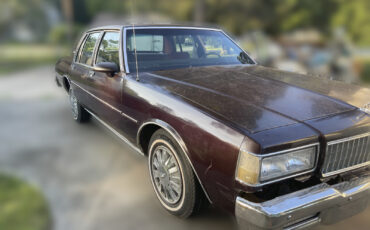 Chevrolet-Caprice-1989-Sedan