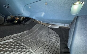 Chevrolet-Caprice-1992-Light-Sapphire-Metal-Blue-21
