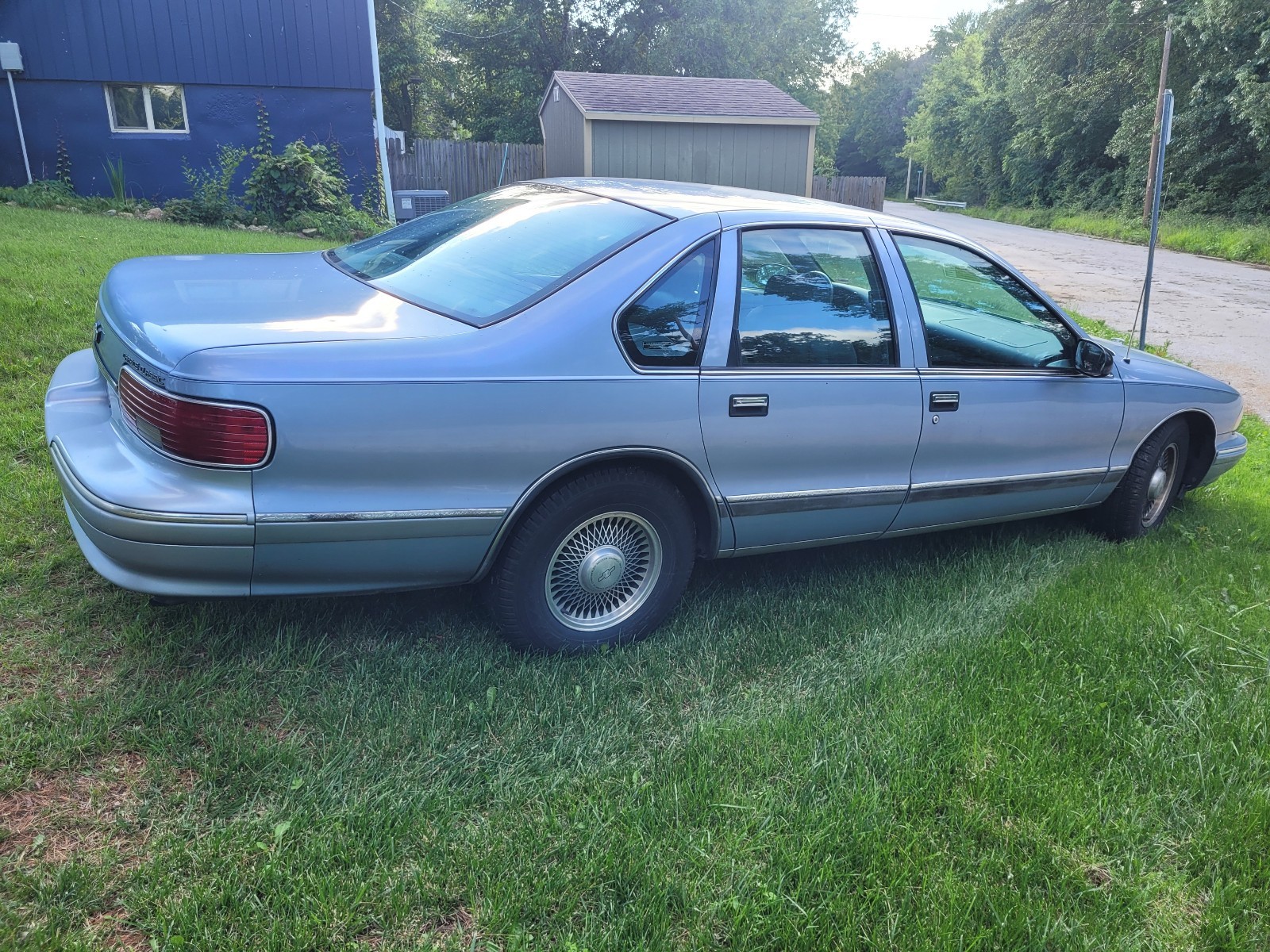 Chevrolet-Caprice-1995-2