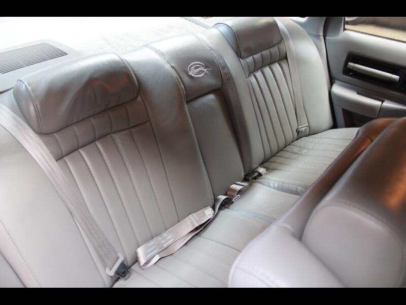Chevrolet-Caprice-1995-Sedan-5