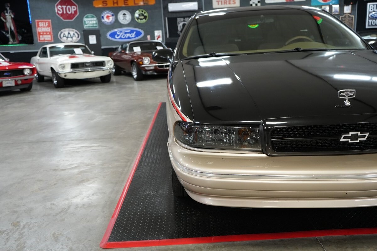 Chevrolet-Caprice-1995-Station-Wagon-25