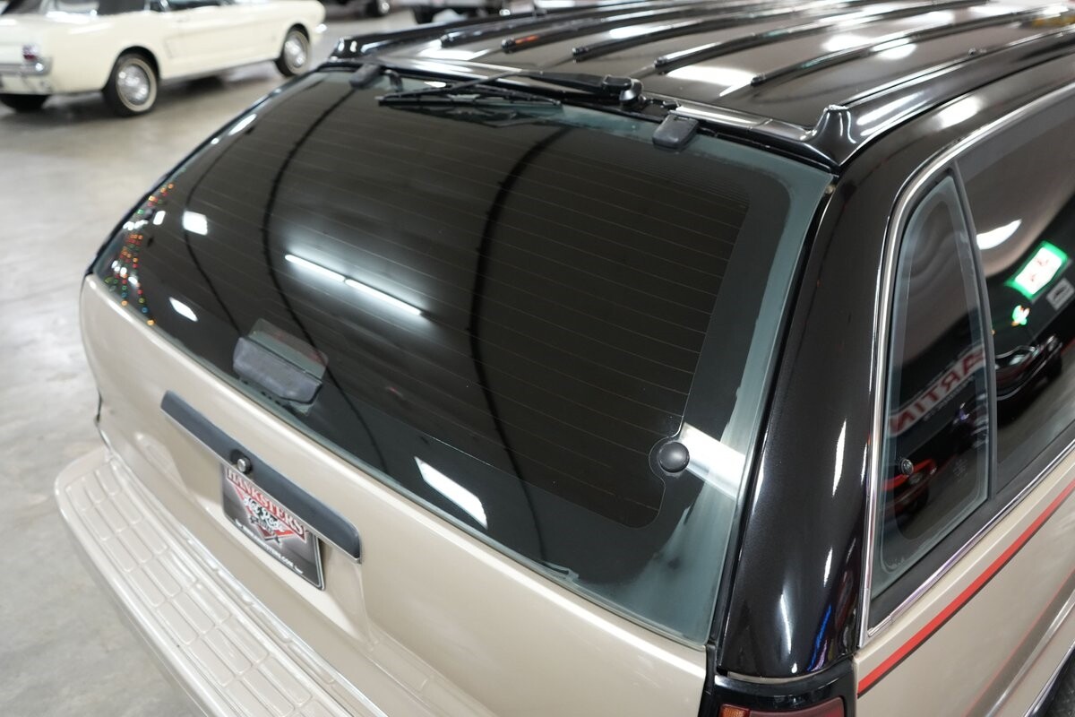 Chevrolet-Caprice-1995-Station-Wagon-39