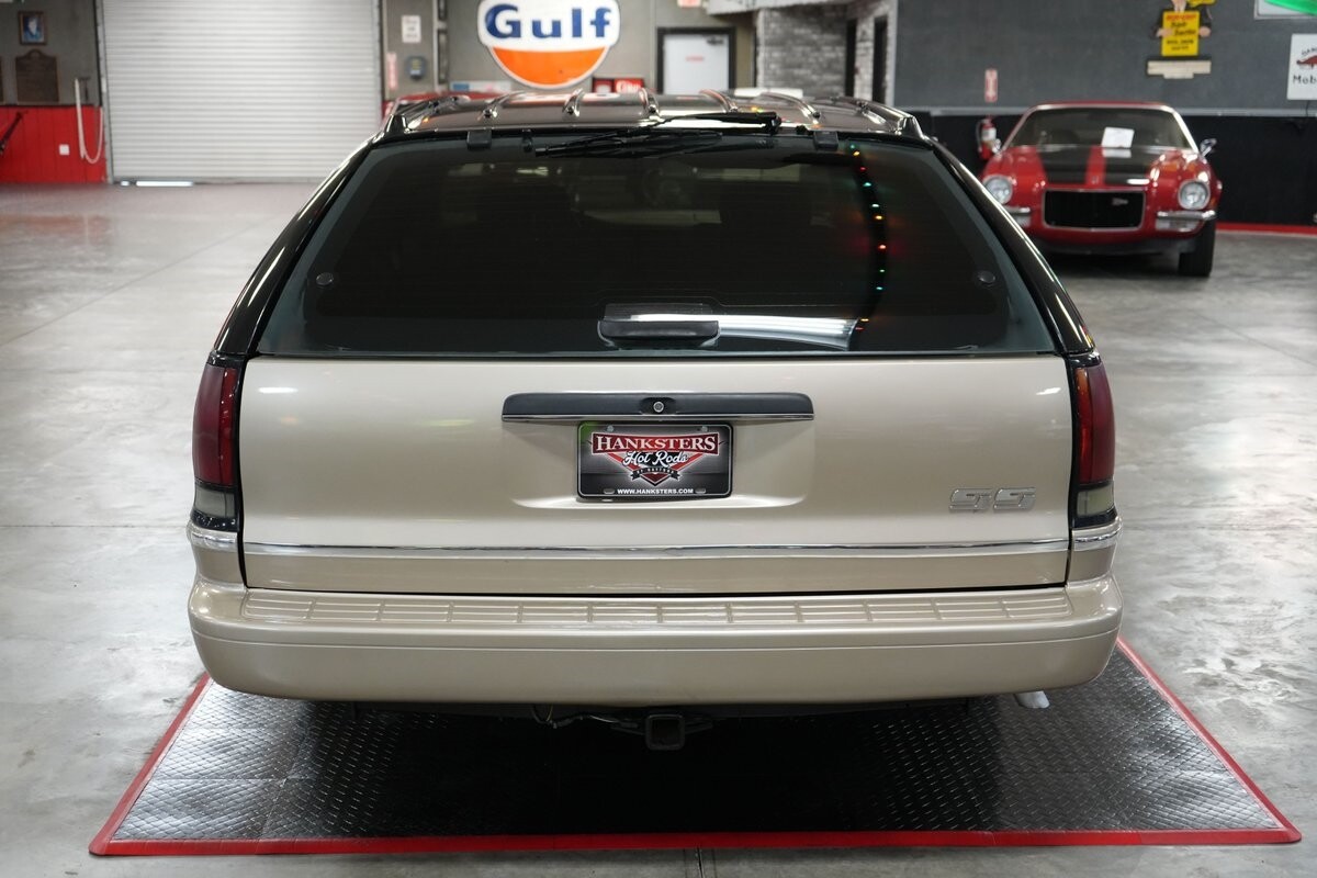 Chevrolet-Caprice-1995-Station-Wagon-4