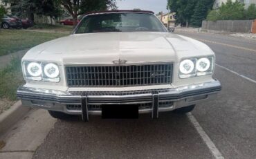 Chevrolet-Caprice-classic-1975-4