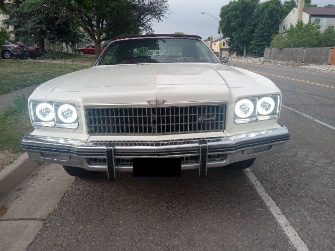 Chevrolet-Caprice-classic-1975-4