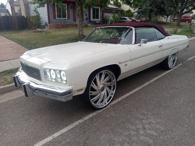 Chevrolet-Caprice-classic-1975-8