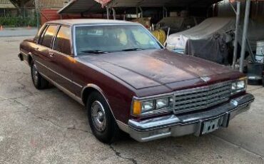 Chevrolet-Caprice-classic-1984-Red-1