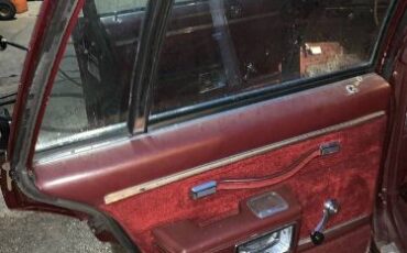 Chevrolet-Caprice-classic-1984-Red-16