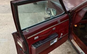 Chevrolet-Caprice-classic-1984-Red-17