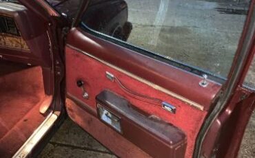 Chevrolet-Caprice-classic-1984-Red-18