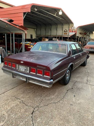 Chevrolet-Caprice-classic-1984-Red-4