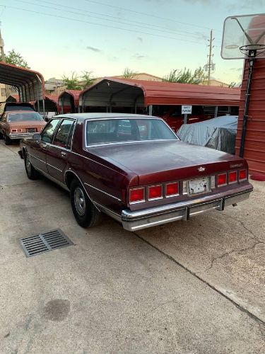Chevrolet-Caprice-classic-1984-Red-5