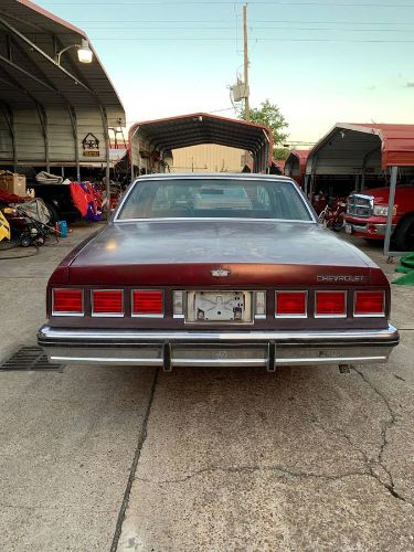 Chevrolet-Caprice-classic-1984-Red-6