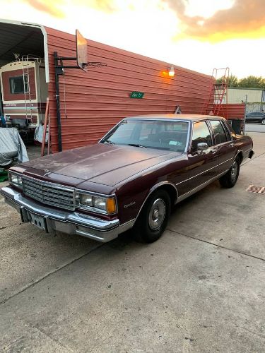 Chevrolet-Caprice-classic-1984-Red