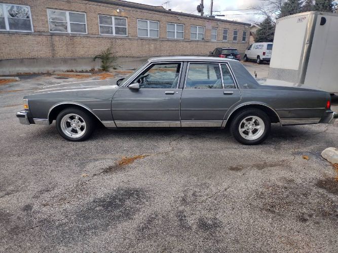 Chevrolet-Caprice-classic-1989-10