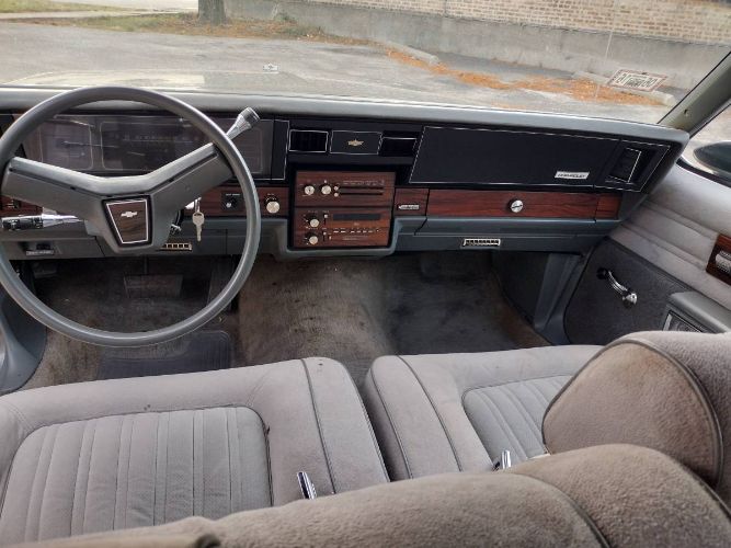 Chevrolet-Caprice-classic-1989-12