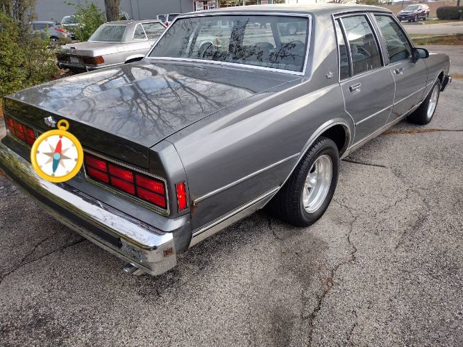 Chevrolet-Caprice-classic-1989-2