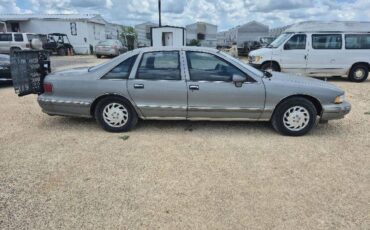 Chevrolet-Caprice-classic-1994-5