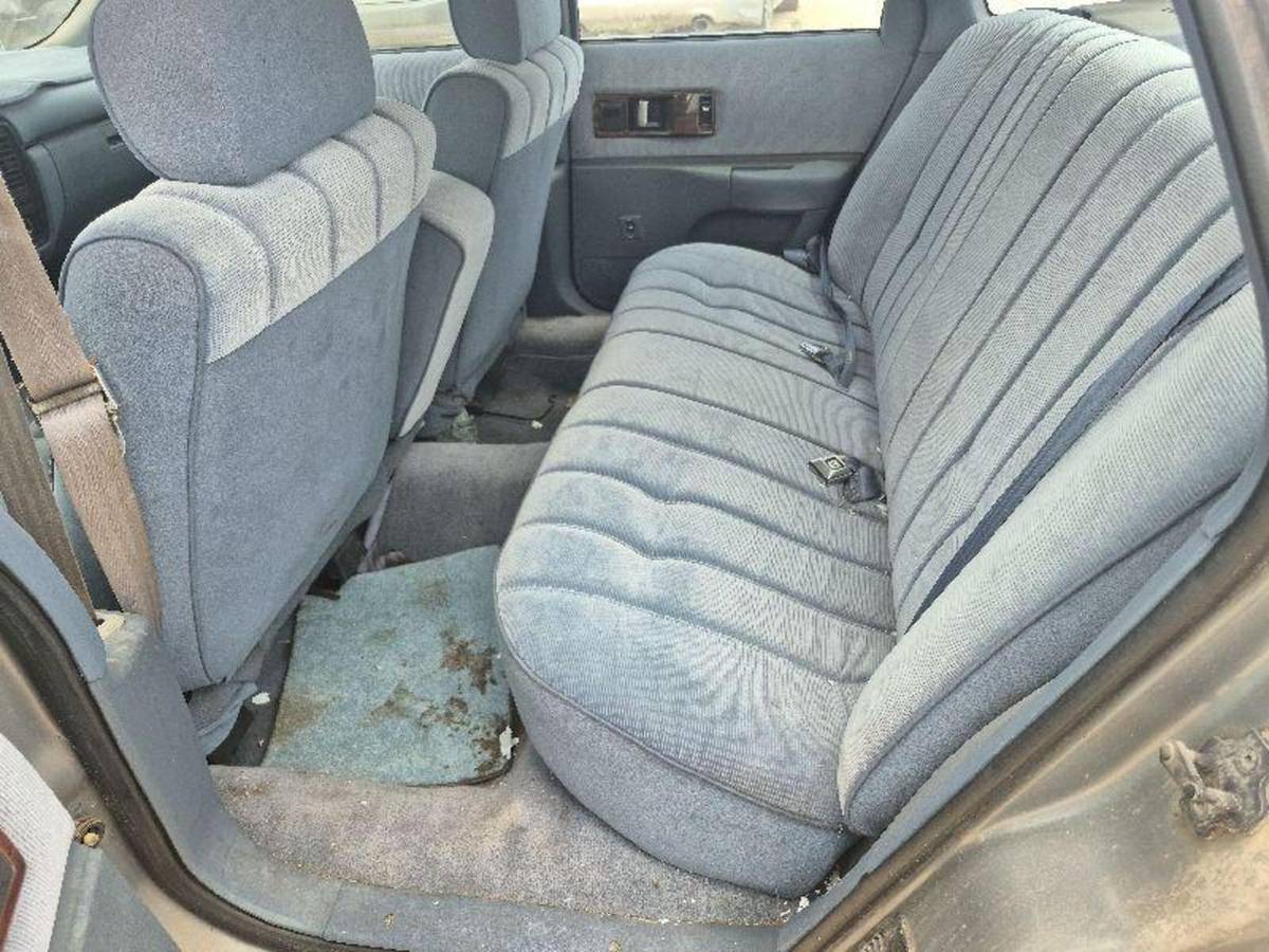 Chevrolet-Caprice-classic-1994-9
