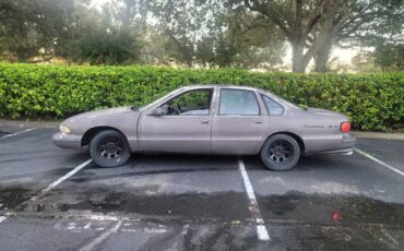 Chevrolet-Caprice-classic-1995-grey