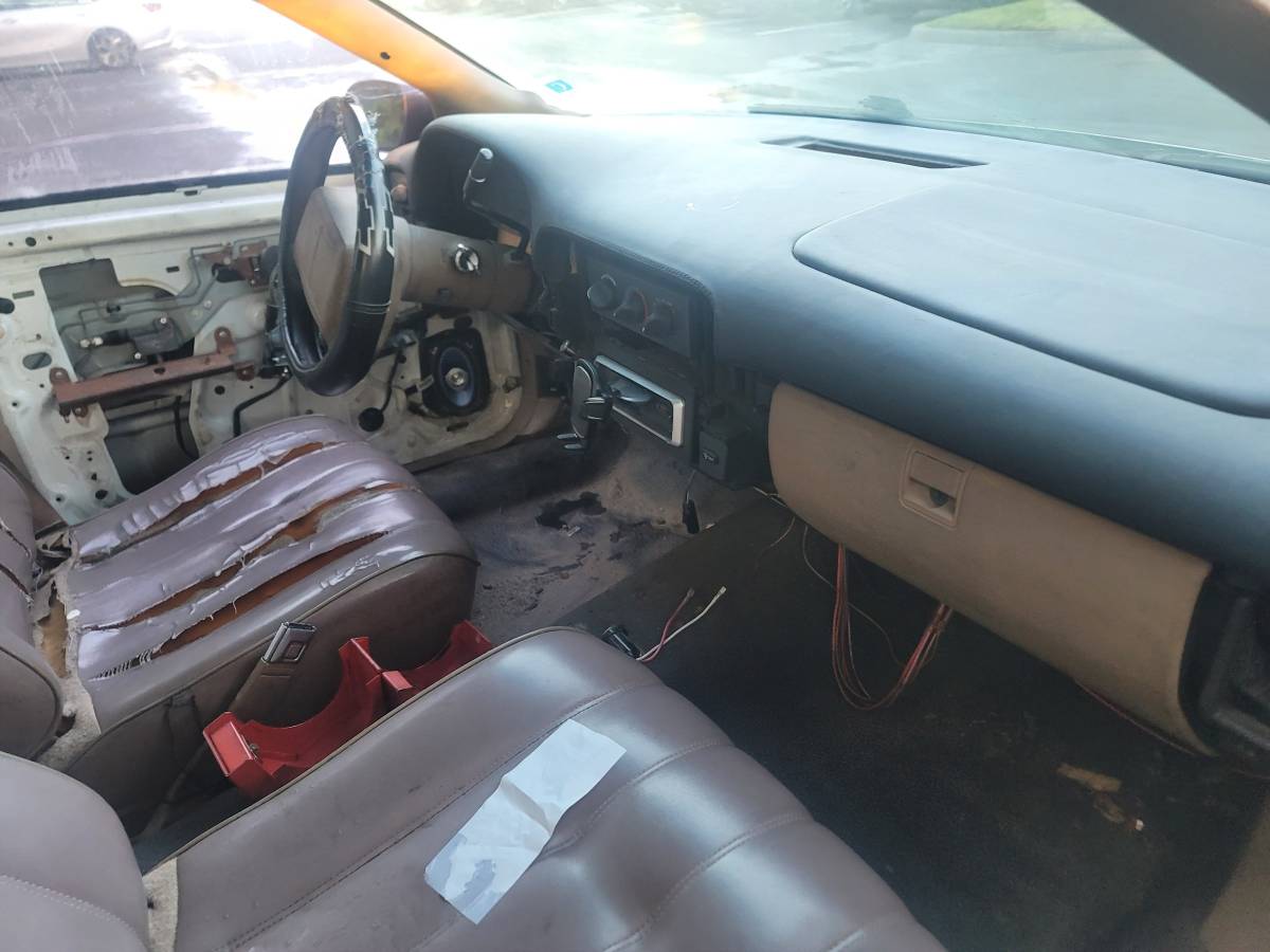 Chevrolet-Caprice-classic-1995-grey-4