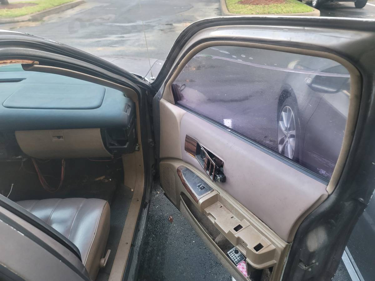 Chevrolet-Caprice-classic-1995-grey-5