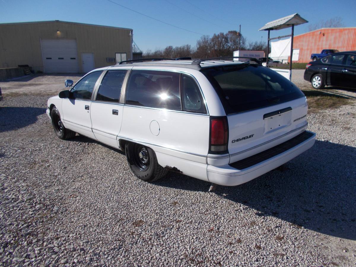 Chevrolet-Caprice-wagon-1995-4