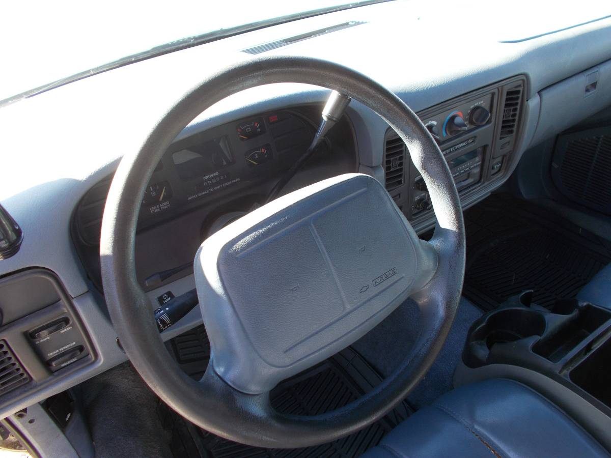 Chevrolet-Caprice-wagon-1995-5