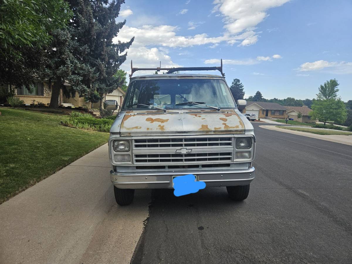 Chevrolet-Cargo-van-g30-series-1989-silver-2
