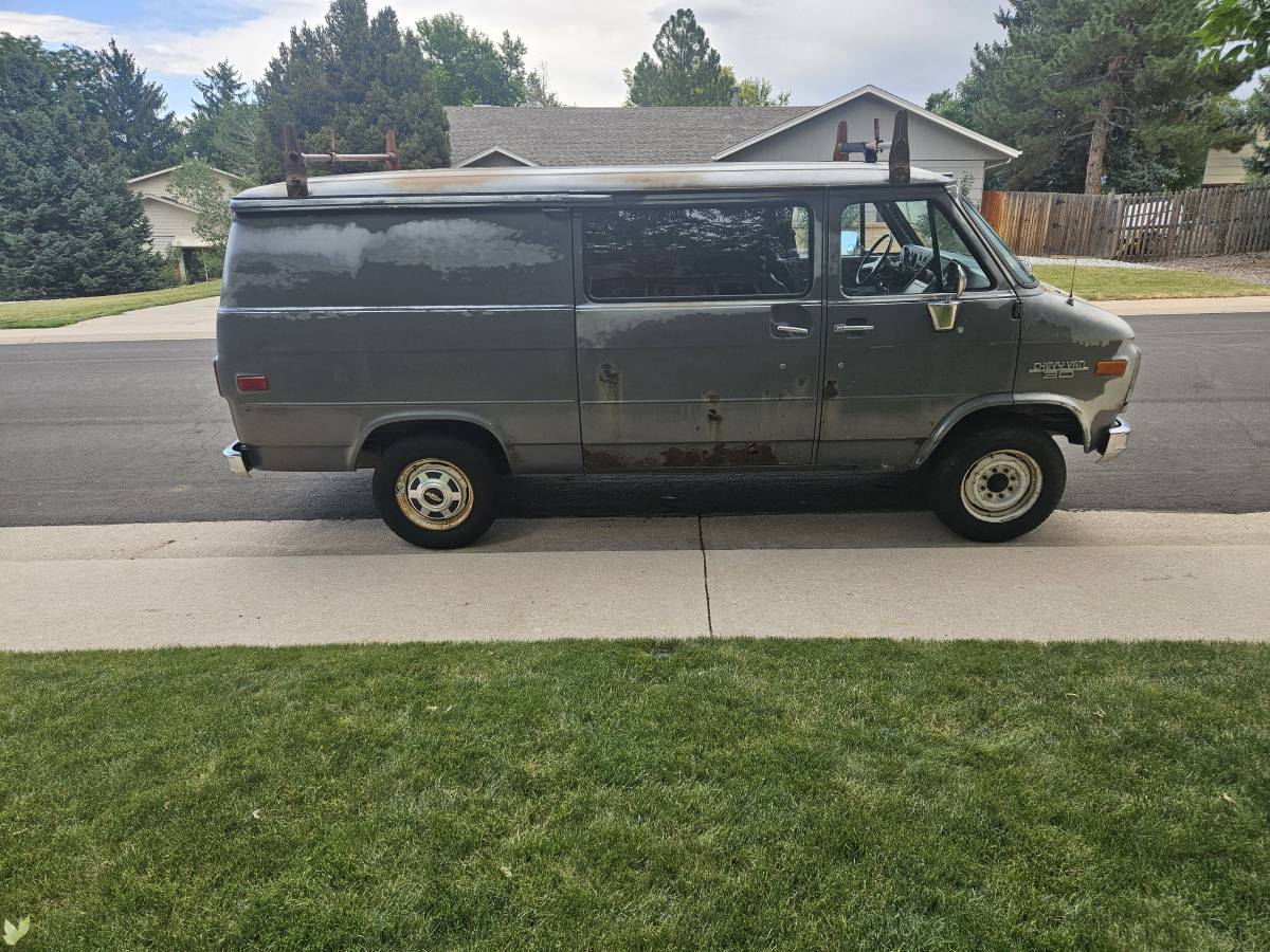 Chevrolet-Cargo-van-g30-series-1989-silver-3