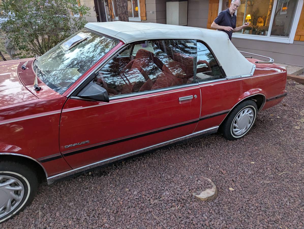 Chevrolet-Cavalier-convertible-1985-red-3