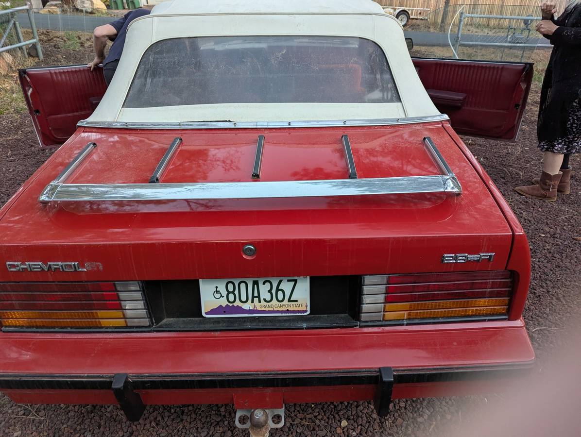 Chevrolet-Cavalier-convertible-1985-red-4