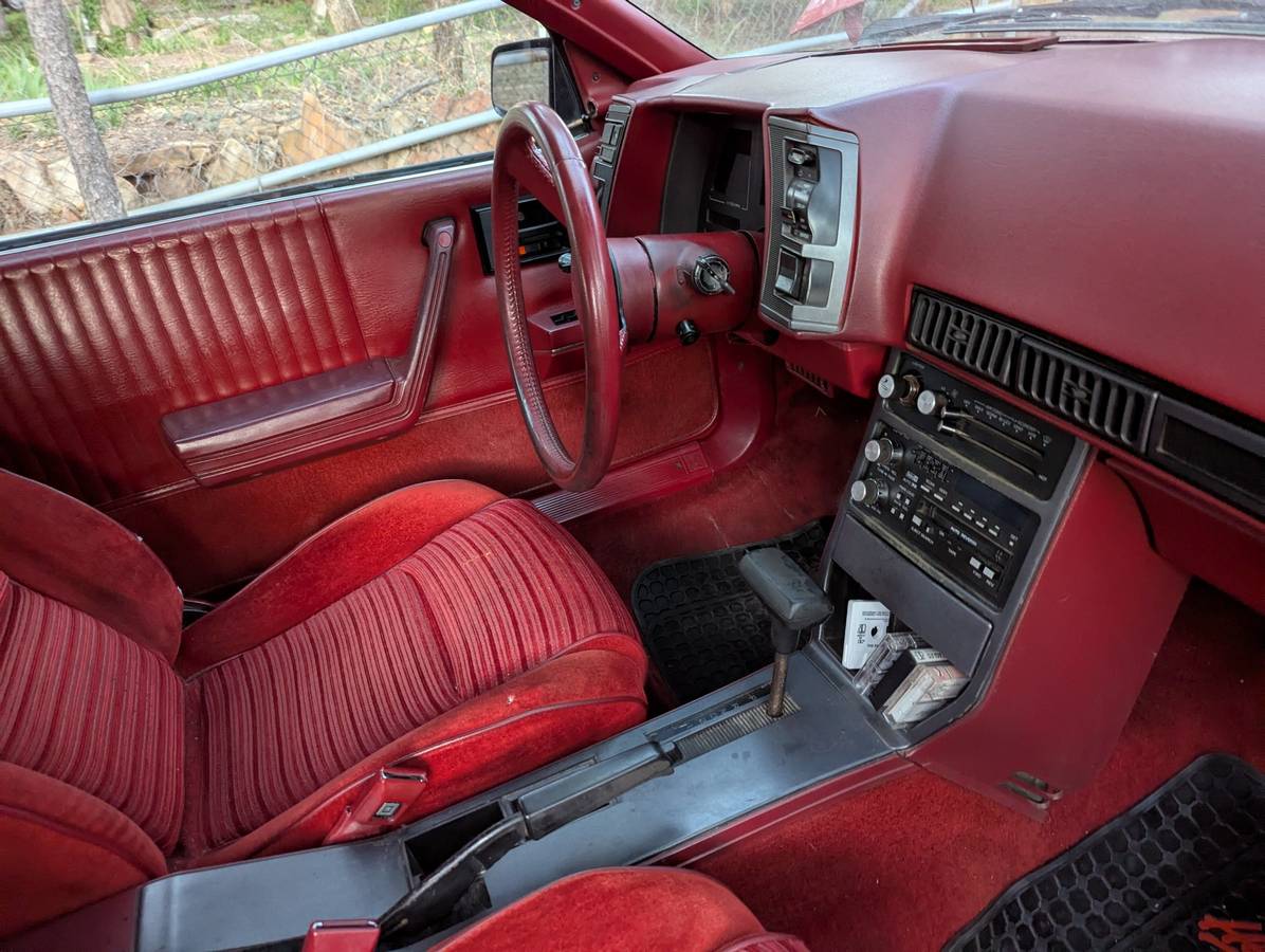 Chevrolet-Cavalier-convertible-1985-red-7