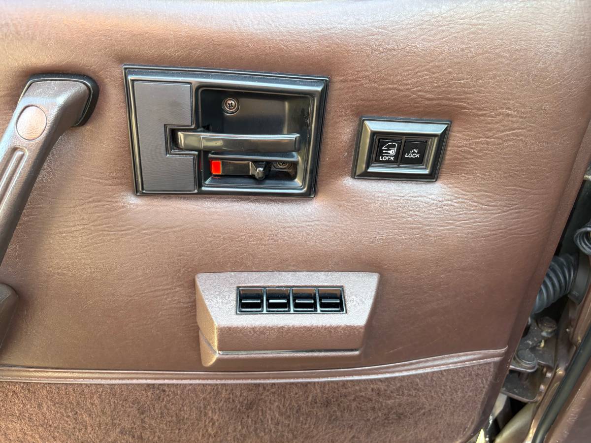 Chevrolet-Cavalier-f41-convertible-1984-brown-15