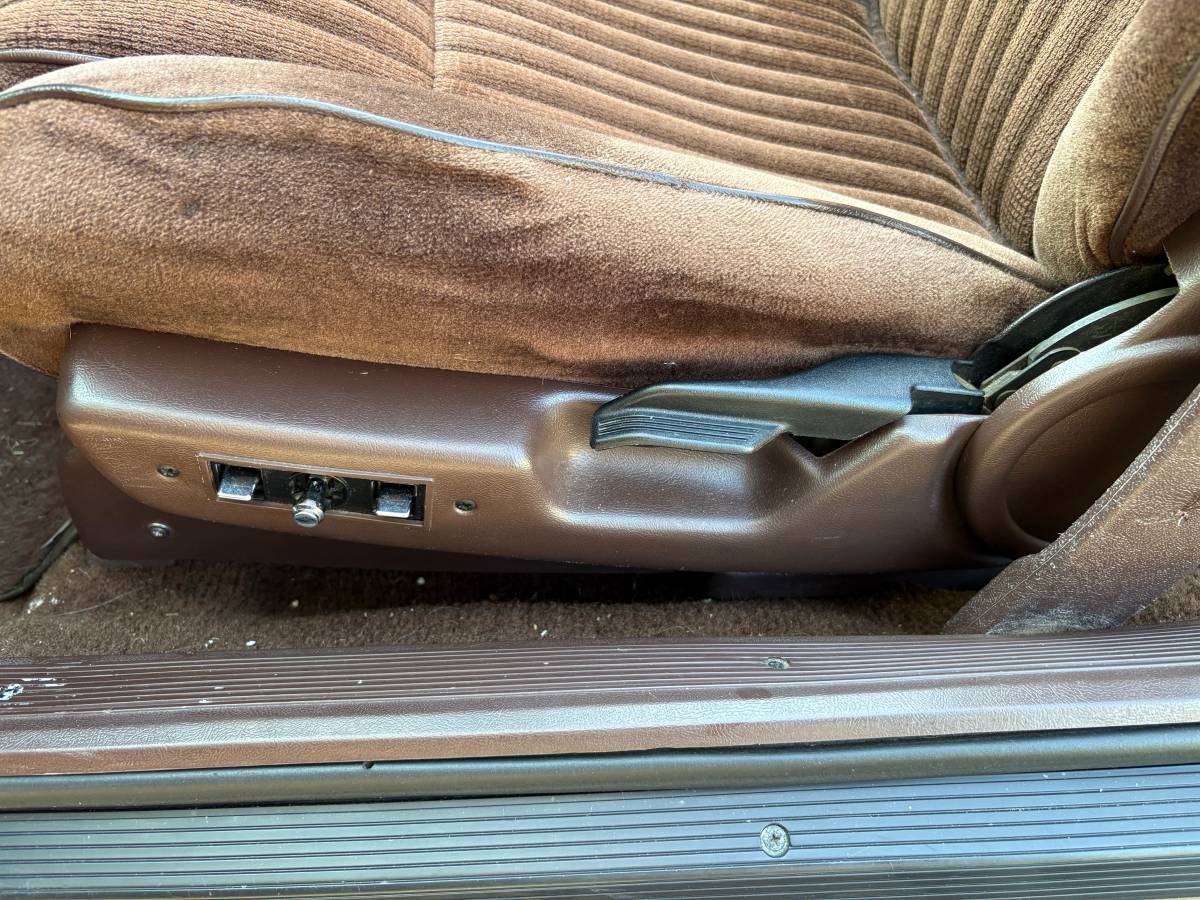 Chevrolet-Cavalier-f41-convertible-1984-brown-16