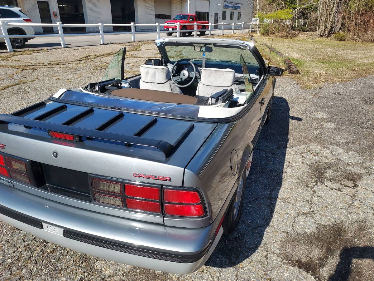 Chevrolet-Cavalier-z24-1988-grey-14