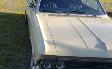 Chevrolet-Chevelle-1966-Butternut-yellow-14