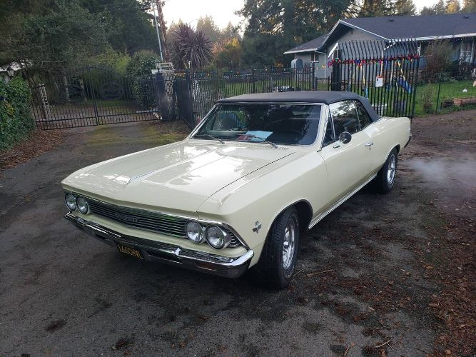 Chevrolet-Chevelle-1966-Butternut-yellow-15