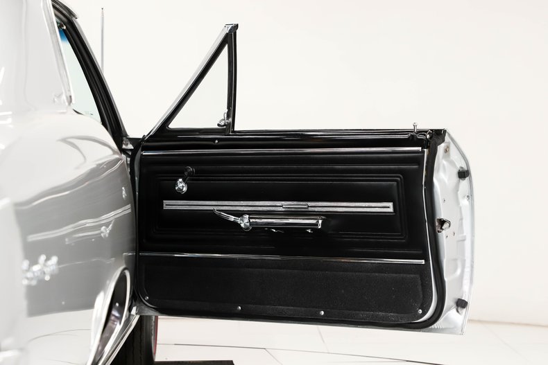Chevrolet-Chevelle-1966-Chateau-Slate-Black-37