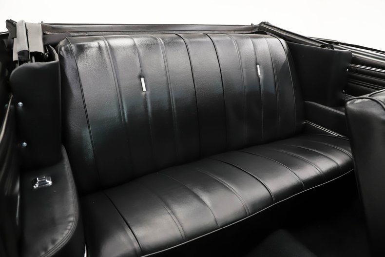 Chevrolet-Chevelle-1966-Cortez-Silver-Black-22