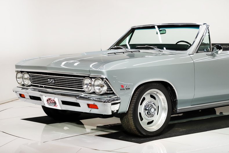 Chevrolet-Chevelle-1966-Cortez-Silver-Black-34